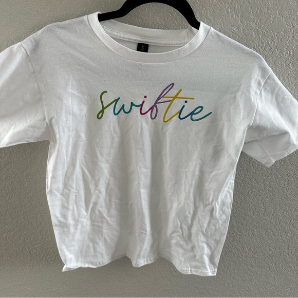 Swiftie Taylor Script Colorblock T-shirt - Picture 1 of 5
